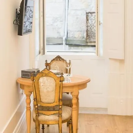 Unique And Lovely * Oporto