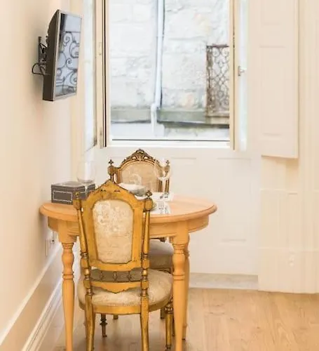 Unique And Lovely * Oporto