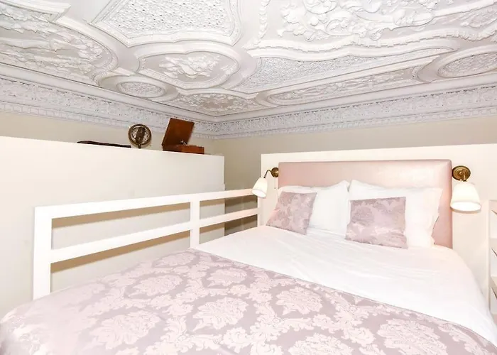 Unique And Lovely Oporto