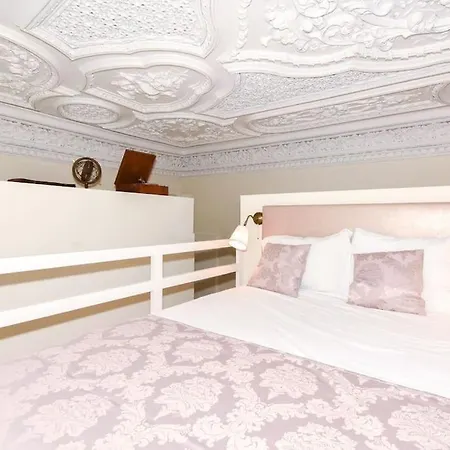 Unique And Lovely Oporto